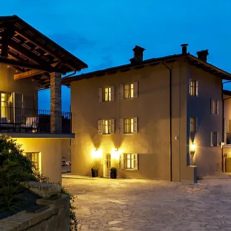 Reva ファームステイ モンフォルテ・ダルバ